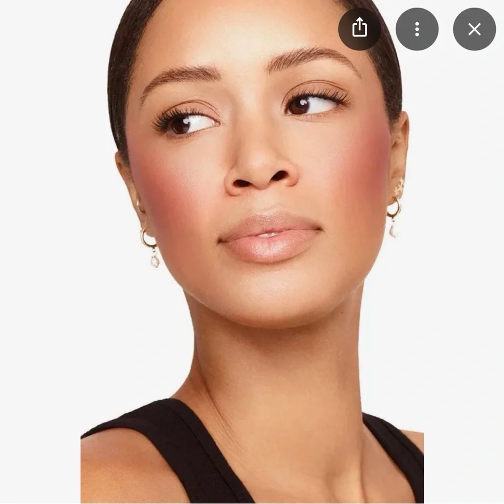 Bossy GRIT Cream Blush — Vibrant Hot Pink